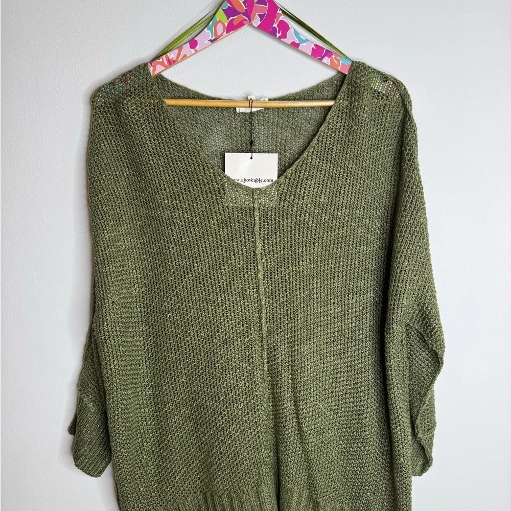 NWT | LA MIEL | Women's Olive Green V-Neck Sweater | Size M/L